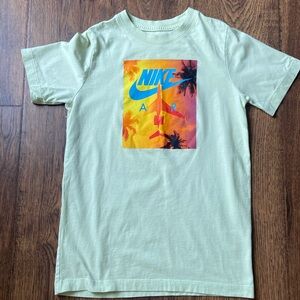 Boys Nike tee size L